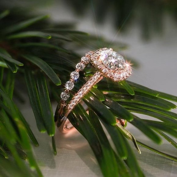 *NEW 18K Rose Gold Diamond Halo 2PC Ring Set - Picture 3 of 7
